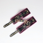 Черные кожаные наручники с розовой строчкой - Crazy Handmade - купить с доставкой в Кисловодске
