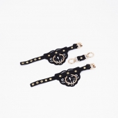 Черные кожаные наручники с клепками, кольцами и золотистой фурнитурой - Crazy Handmade - купить с доставкой в Кисловодске