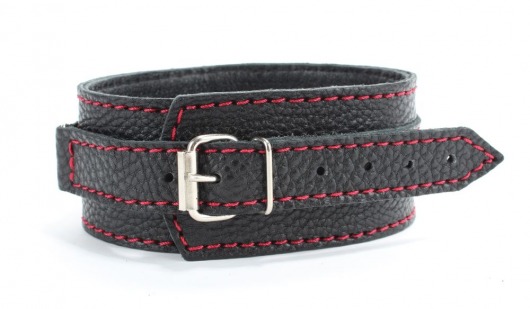 Черный ошейник из натуральной кожи с красной строчкой и заклепками - БДСМ Арсенал - купить с доставкой в Кисловодске