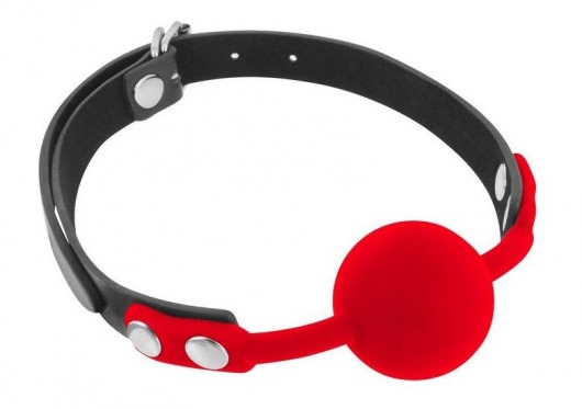 Красный кляп-шарик на черных ремешках - Fetish Tentation - купить с доставкой в Кисловодске