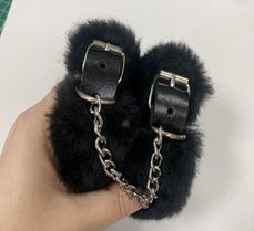 Черные наручники на цепи с меховой опушкой - Лунный свет - купить с доставкой в Кисловодске