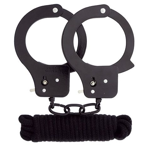 Чёрные наручники из листового металла в комплекте с веревкой BONDX METAL CUFFS LOVE ROPE SET - Dream Toys - купить с доставкой в Кисловодске